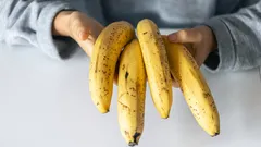 Zo blijven bananen wekenlang vers: eenvoudige truc met zout water