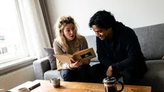 Kort verhaal: Bij mijn nieuwe vriend thuis vond ik iets in zijn kast dat niet klopte