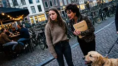 Kort verhaal: Mijn moeder gaat weer trouwen, maar dit keer voelt het anders dan ooit